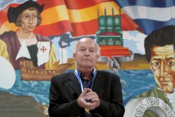 درگذشت ادوآردو گالیانو، صدای ضد سرمایه‌داری اروگوئه در ۷۴ سالگی